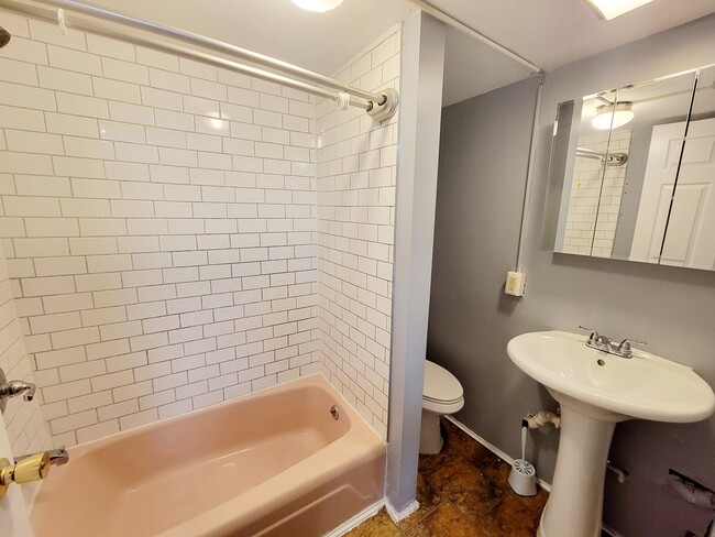 Photo - 414-416 E Main St Unit 414-B