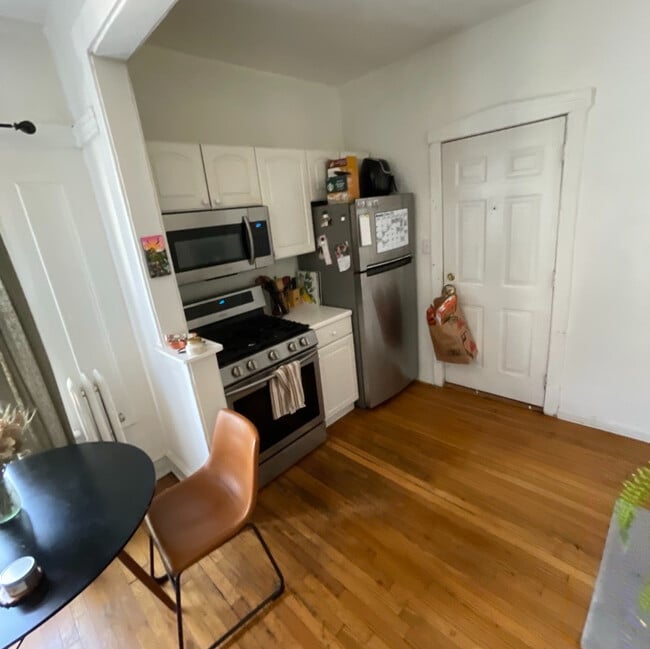 Photo - 679.5 W Wrightwood Ave Unit 3S