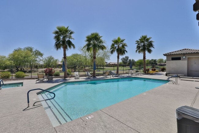 Photo - Gorgeous 4bed/3 bath End Unit Condo in Gil...