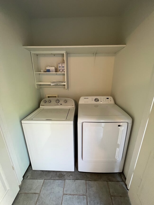 Photo - 452 Argyll Ct