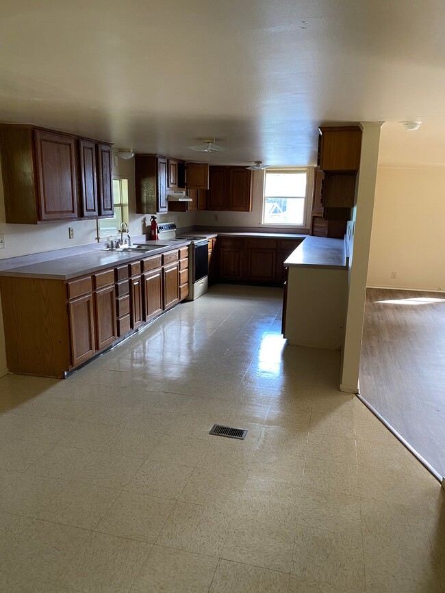 Building Photo - 36517 Sunshine Rd