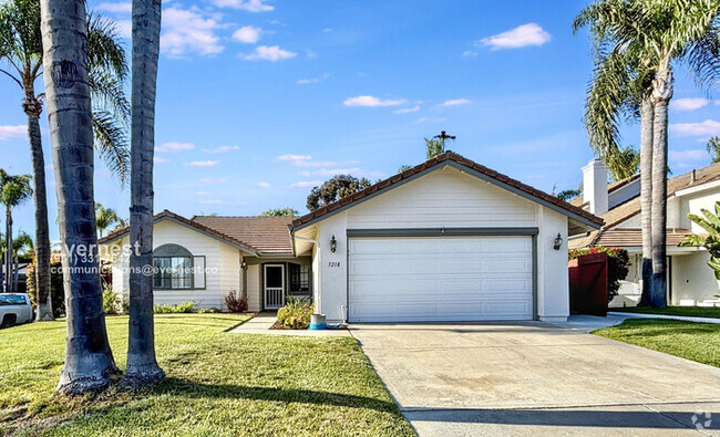 Building Photo - Gorgeous 3-Bedroom Home with Resort-Style ...
