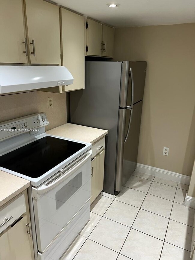 Photo - 7165 NW 186th St Unidad A107