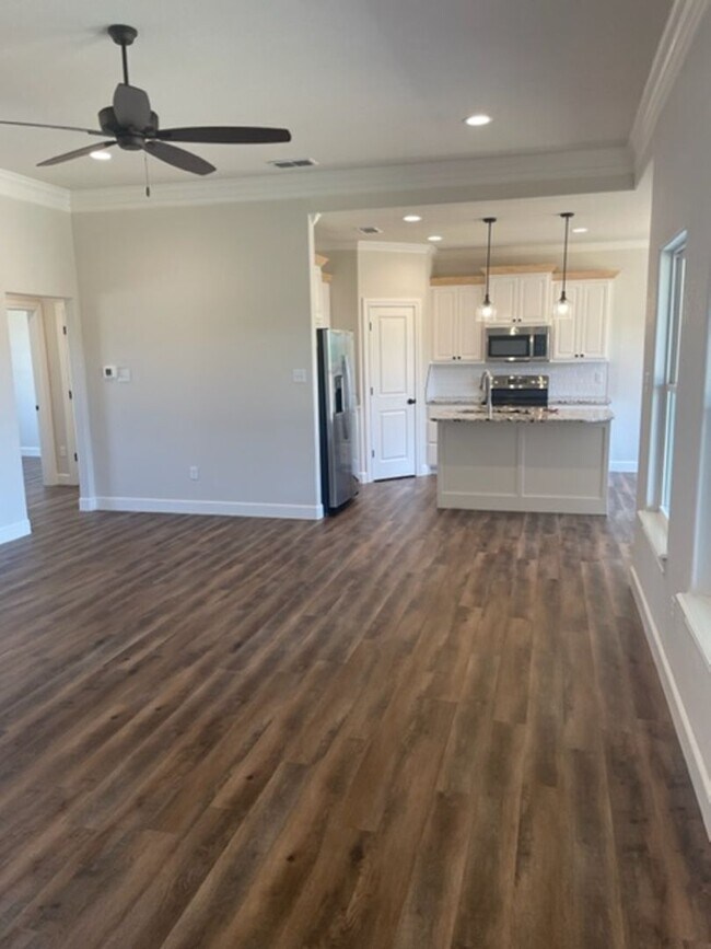 Photo - 6950 Phoenix Dr