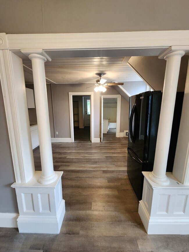 kitchen - 23 Clay St Unit 3