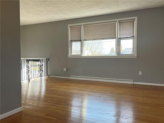 Photo - 35 Namquid Dr