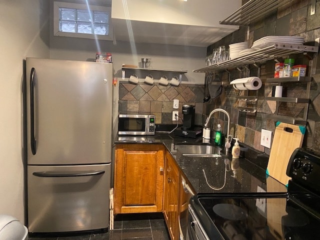 Kitchen - 624 Jasper St