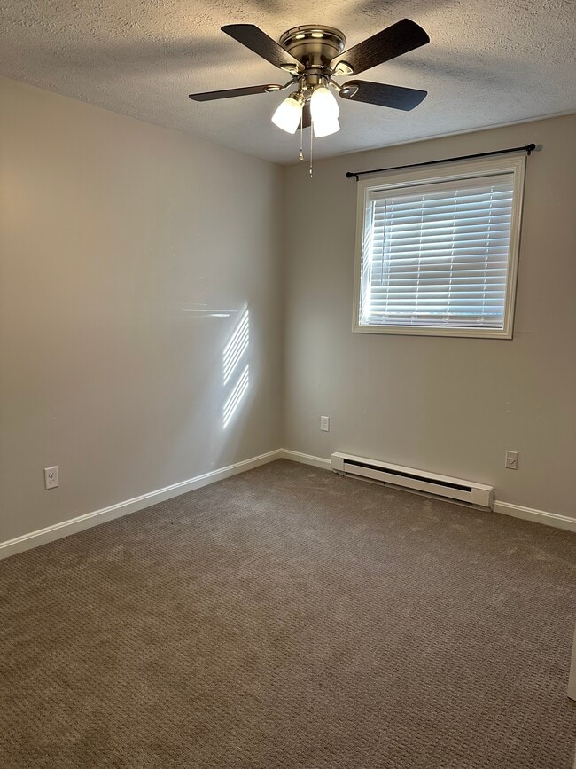 Photo - 137 Stoneybrook Ct Unit Stoneybrook