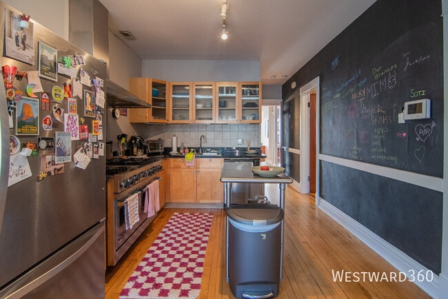 Photo - 3707 N Bosworth Ave Unit 2