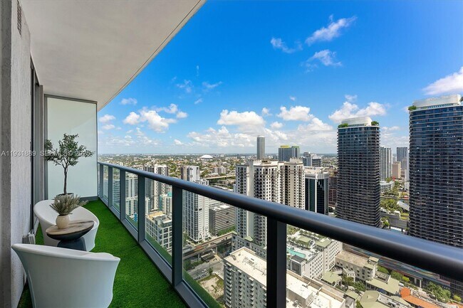 Photo - 1100 S Miami Ave Unidad 4008