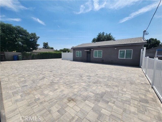 Building Photo - 15524 Tupper St Rental