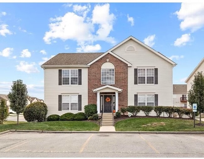 Building Photo - 704 Harbor Woods Dr Unit B