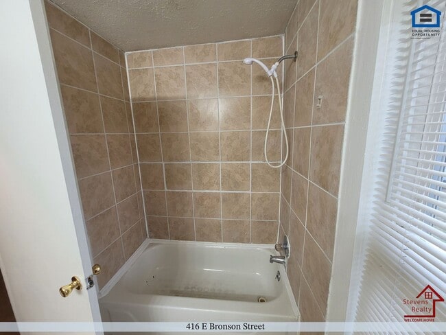 Photo - 416 E Bronson St