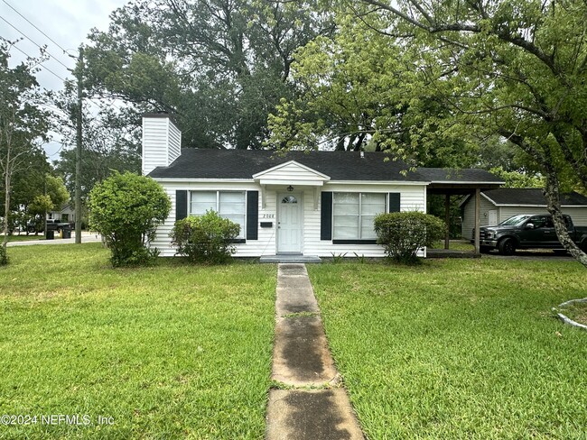 Photo - 2008 Reed Ave House