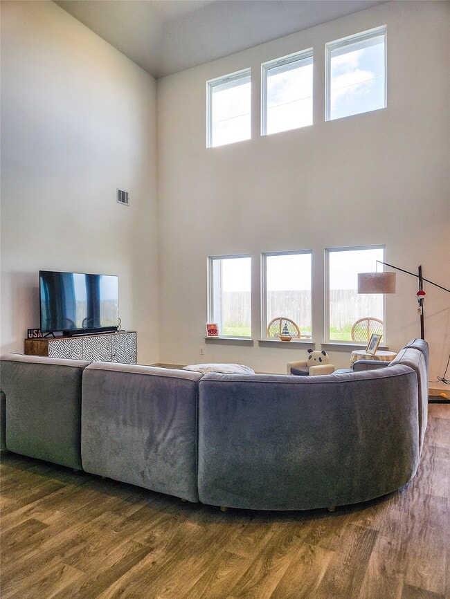 Photo - 7219 Sunbreeze Ln