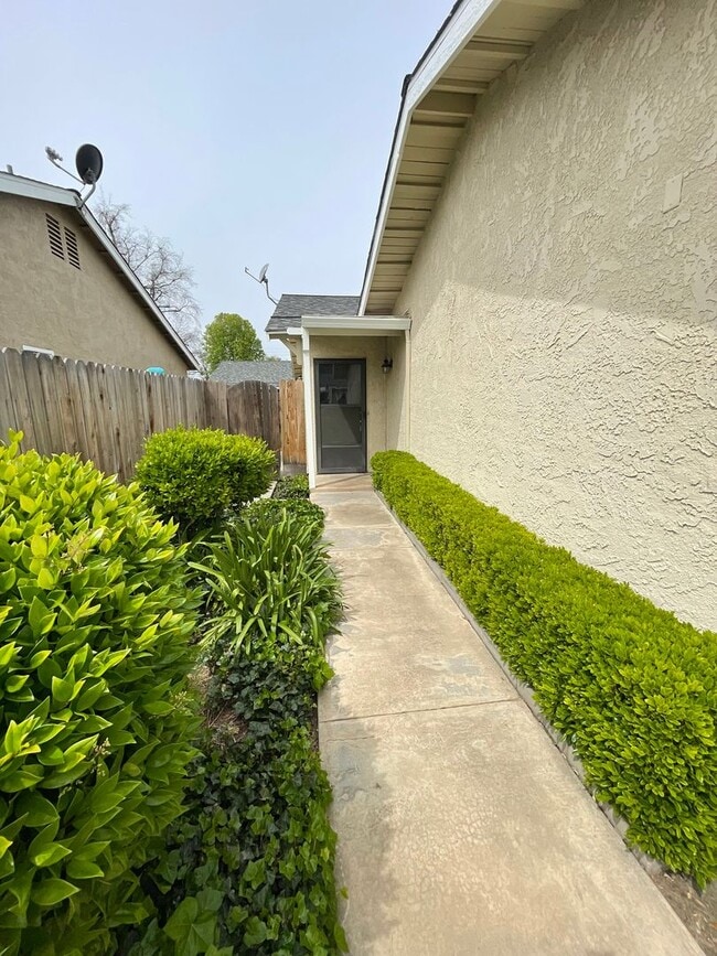 Photo - FAR400 Unit #50