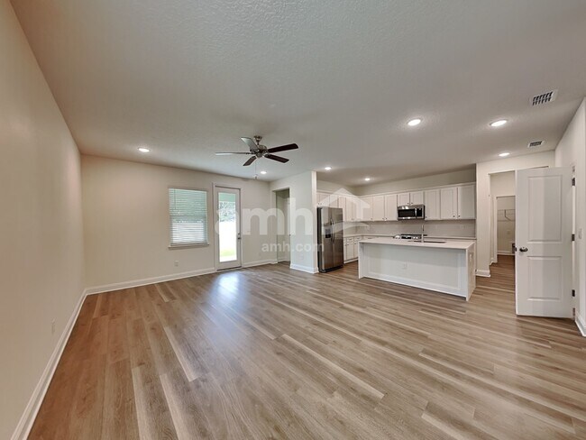 11661 Hillside Dr