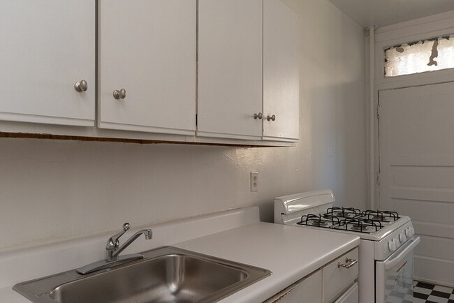 Photo - 832 W Waveland Ave Condo Unit S2