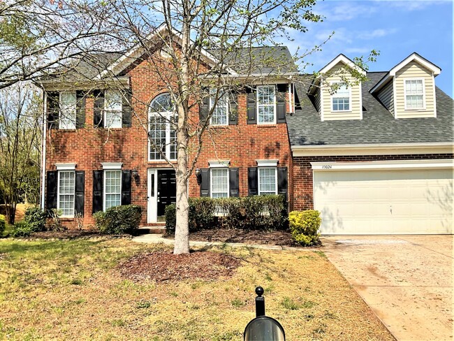 10024 Southampton Commons Dr - 10024 Southampton Commons Dr House