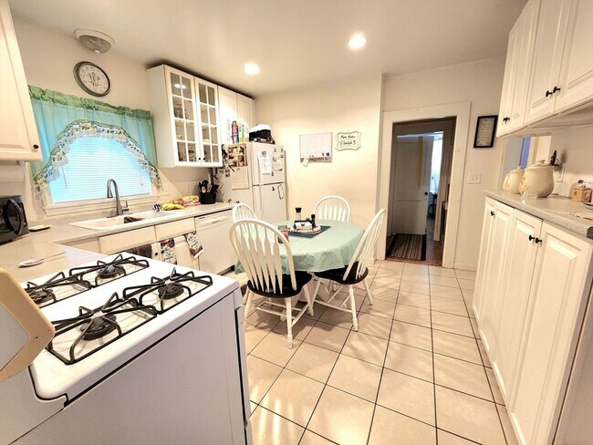 Photo - 10 Alton Rd Unit 10