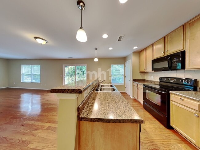 Photo - 252 Rowan Dr