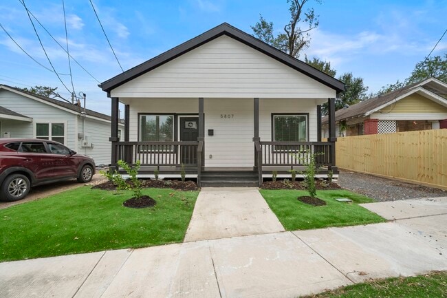 Building Photo - 5807 Texas St Rental