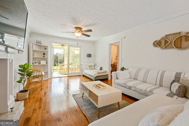 Building Photo - 1223 Settlebench Ln