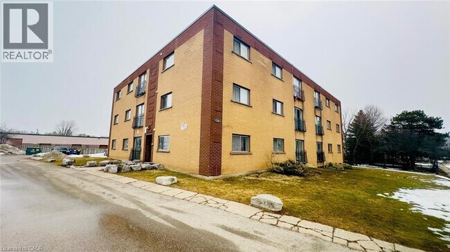 Photo - 76 Brybeck Crescent Unit 104