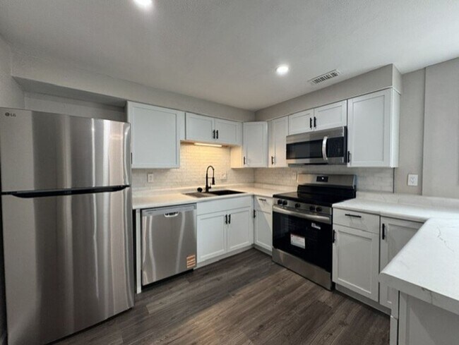 421 Joseph Dr Unit 421J-Apt. A