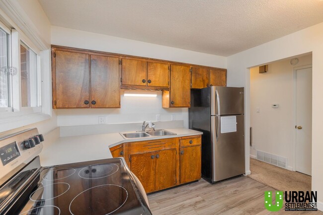 Photo - 6520 N Howard St