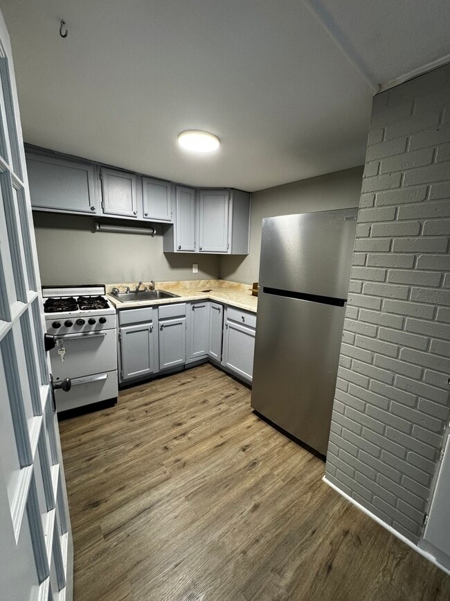 Photo - 1488 E Thacker St Unit 2