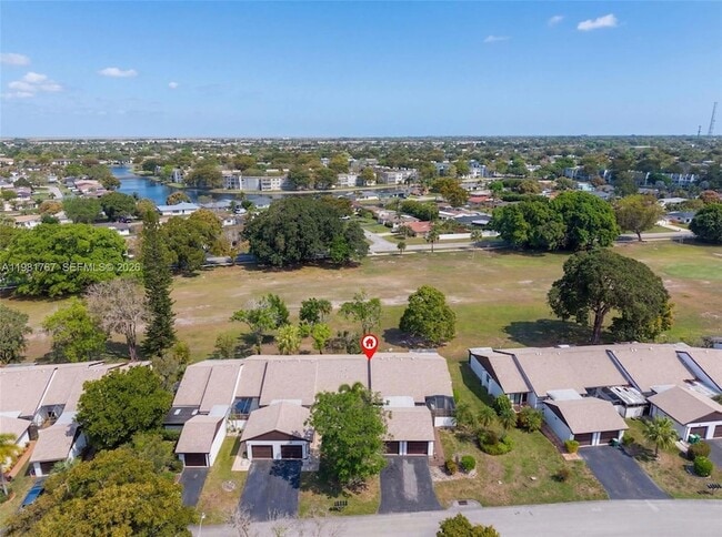 Photo - 9315 Wedgewood Dr Unidad B19