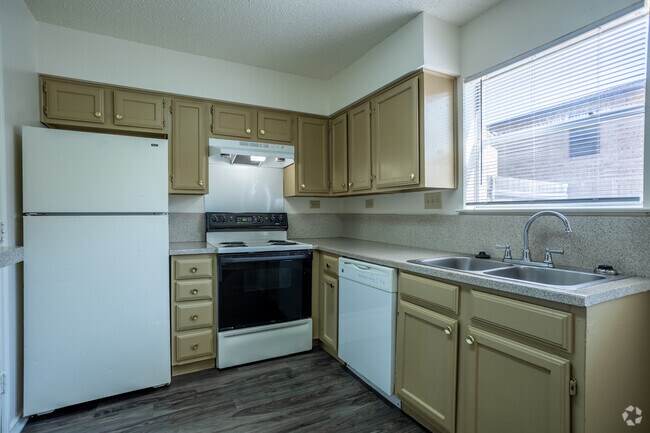 2BR, 1.5BA - 1,045SF - Kitchen - TH-A - FOX BEND APARTMENTS
