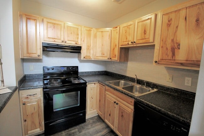 1416 Bradley Dr