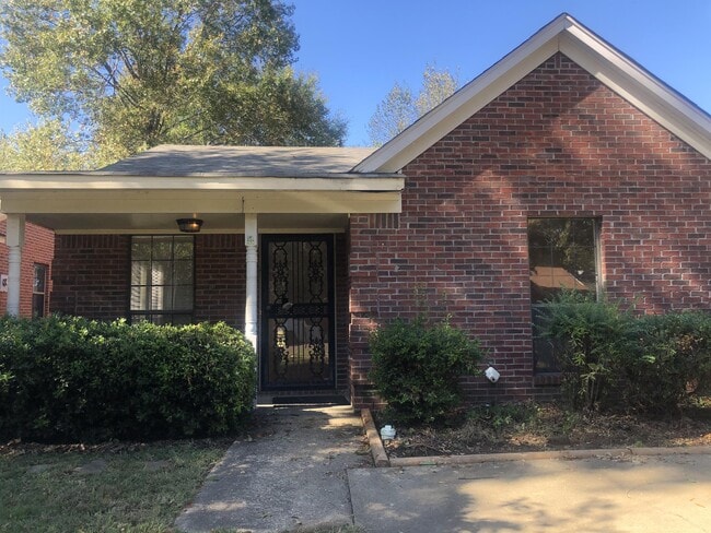 Building Photo - 6813 Maury Dr