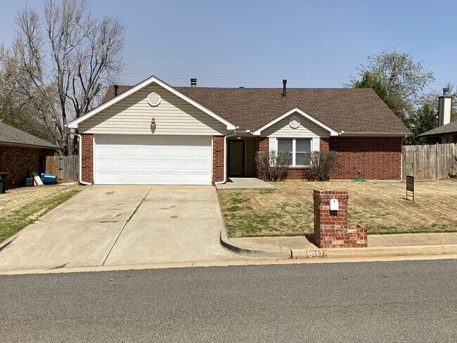 Building Photo - 1917 Dena Dr Rental