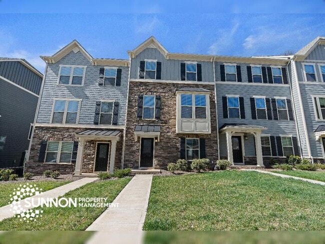 Photo - Beautiful Oakhurst 3BR Townhome