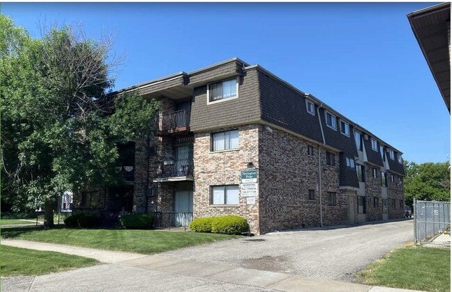 Building Photo - 9822 Nottingham Ave