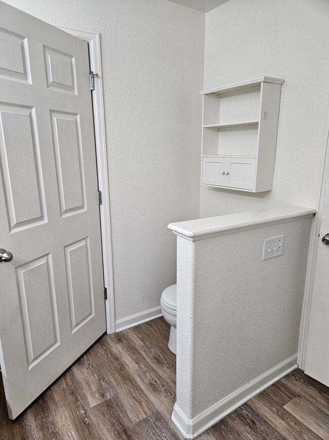 Photo - Amazing price amazing location 2 bdrm Condo avail: 7/16