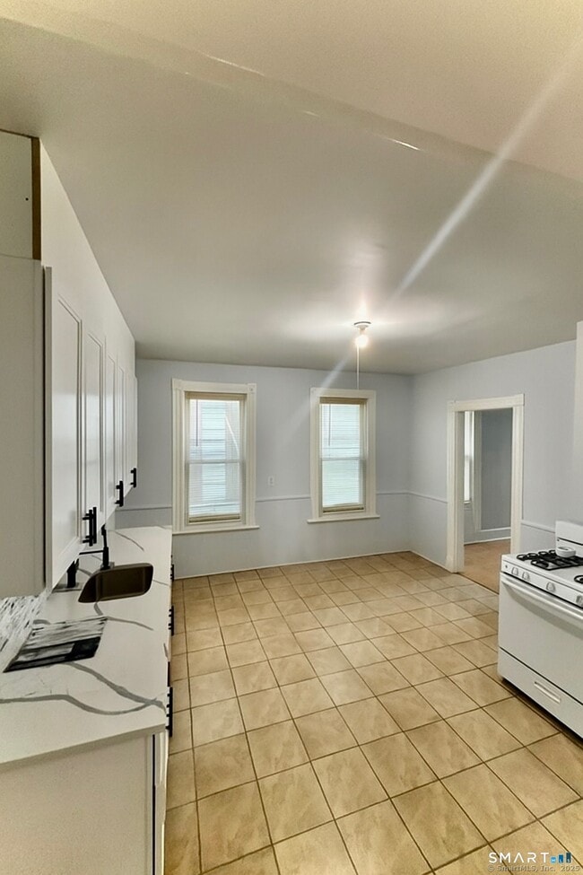 Building Photo - 57 Houston St Unit 1