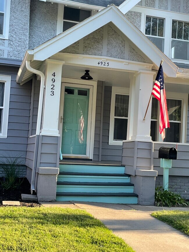 Photo - 4923 Chicago St