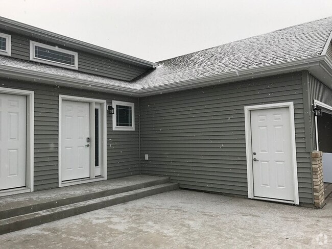 Building Photo - 2712 11th St W Rental