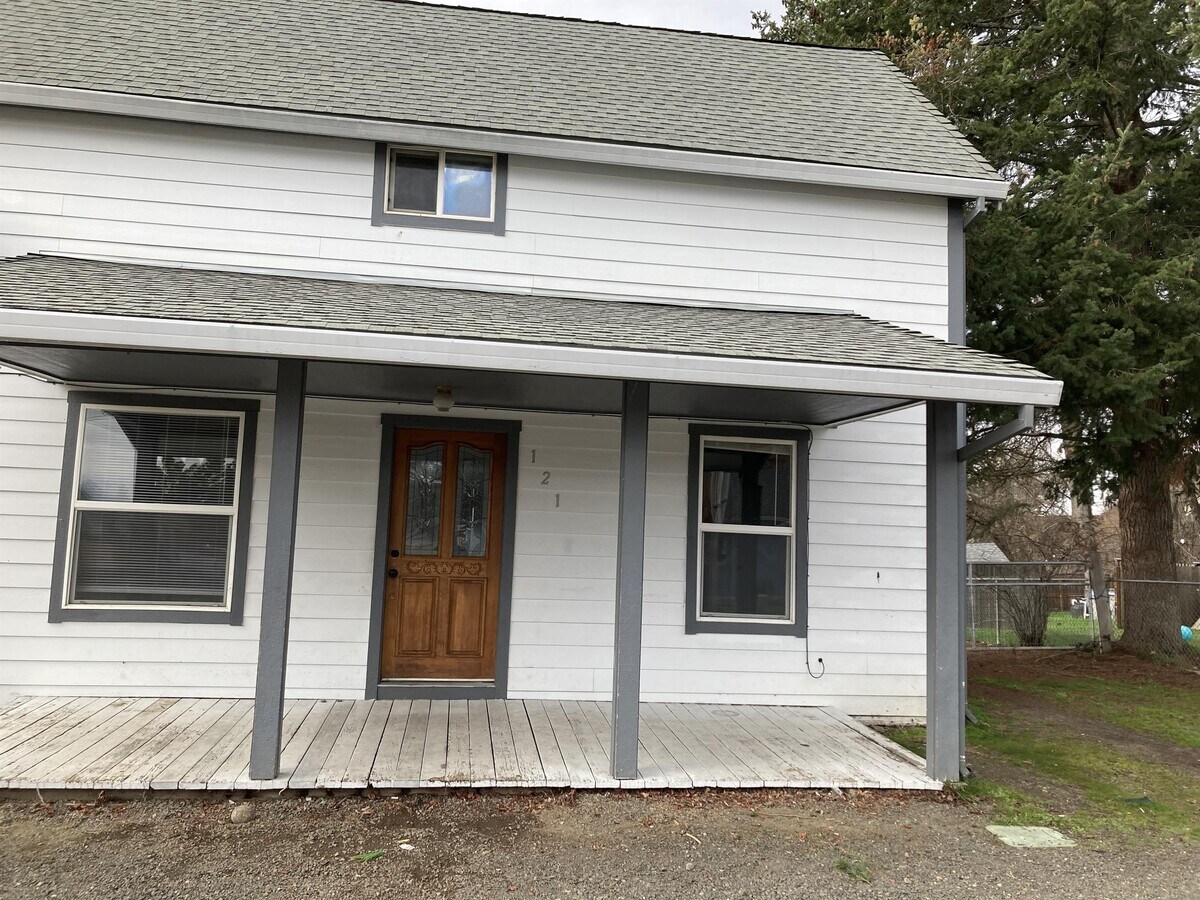 Photo - 121 N Shasta Ave House