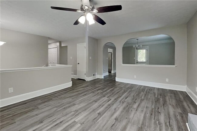 Photo - 2493 Seneca Trail NW