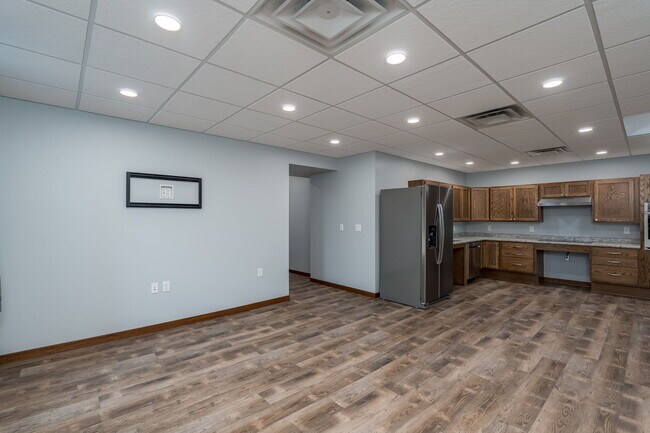 Family Room & Kitchen - 513 N Riverfront Dr Unit 4