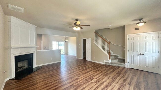 Photo - 933 Prestwyck Ct