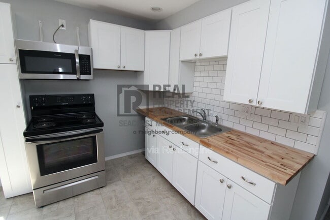 Building Photo - 48-50 Congress St