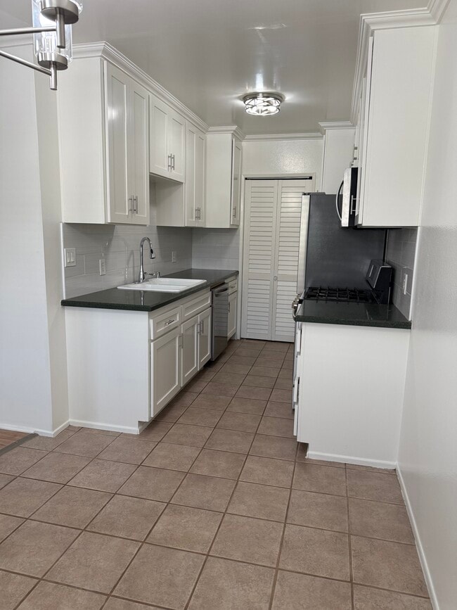 Photo - 1845 Corinth Ave Unit 201