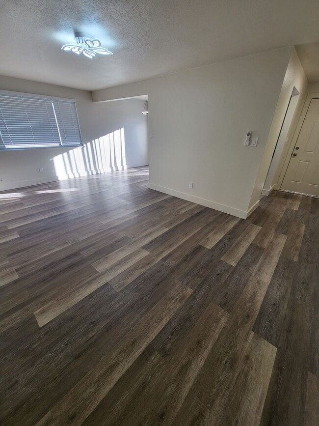 Photo - 3324 Woodside Dr Unit 17