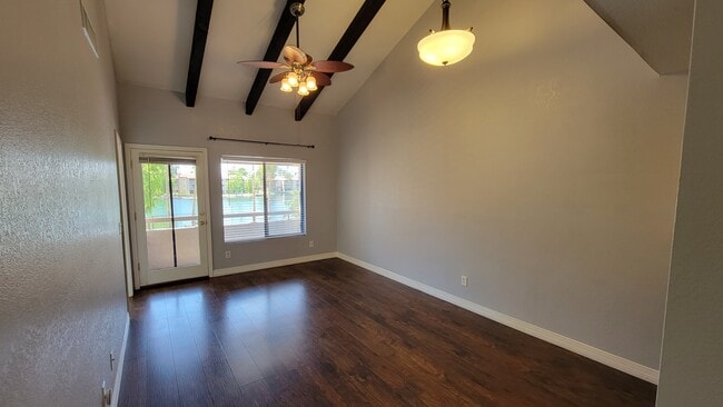 Building Photo - 11666 N 28th Dr Unit 221